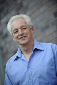 Als energetisch therapeut, coach en trainer is Charles van Hesteren werkzaam in praktijk PowerHypnose, gevestigd in Dordrecht.